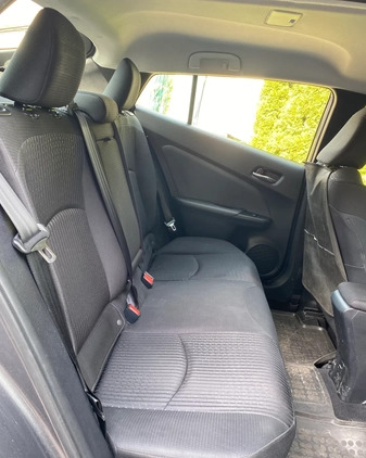 Toyota Prius cena 75900 przebieg: 79600, rok produkcji 2017 z Zakroczym małe 37
